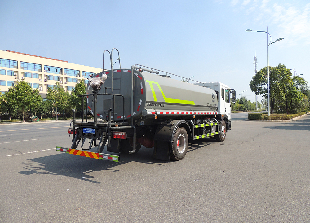 東風(fēng)多利卡D9灑水車