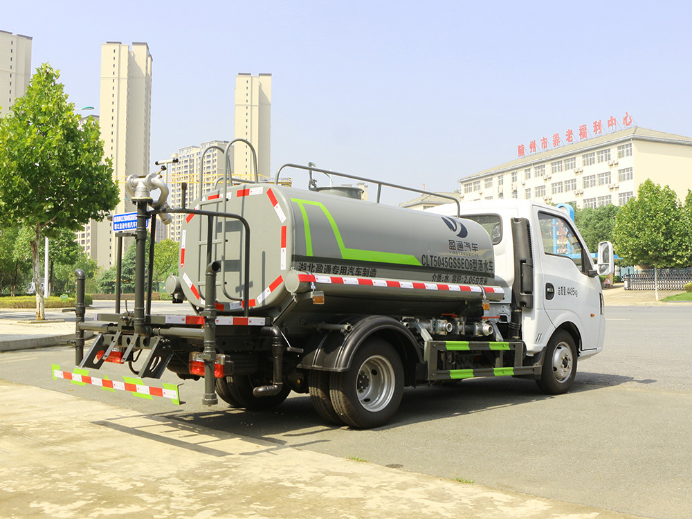 東風(fēng)2噸藍(lán)牌灑水車(chē)